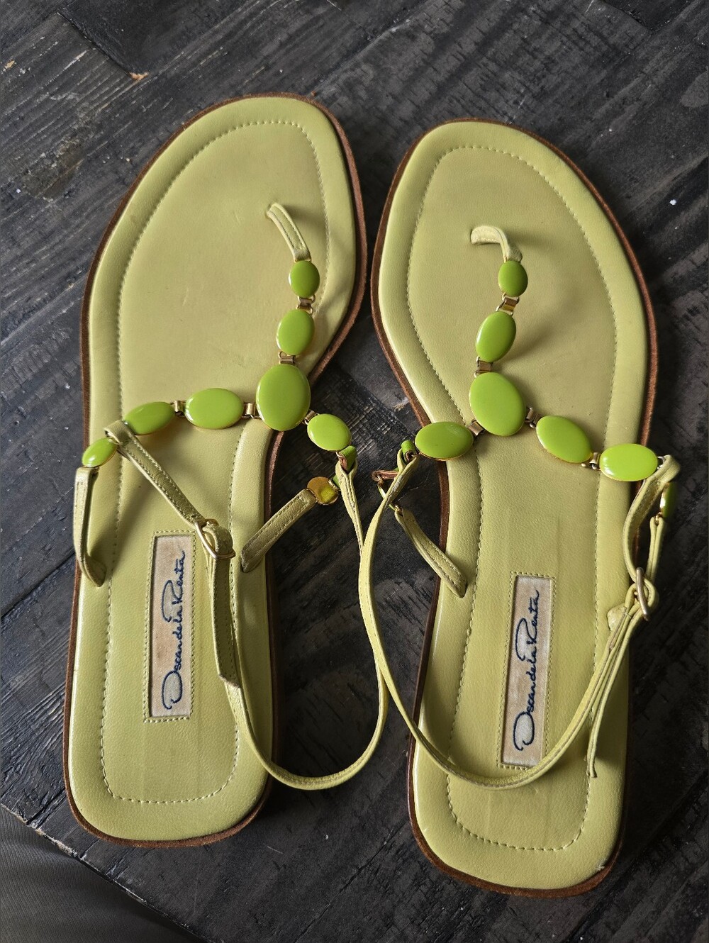 0scar de la Renta Lime Green Oval T-Strap Sandals